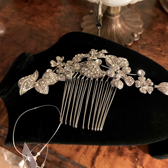 Swarovski Bridal Hair Ornament/Comb - Picture 2 of 8